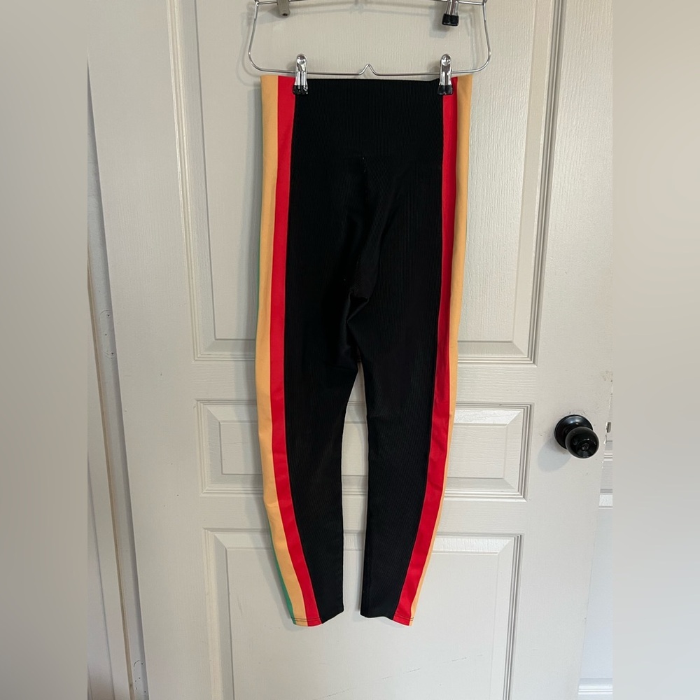 Beach Riot Black Rainbow Stripe High Rise Leggings Size M NWOT - Picture 3 of 6